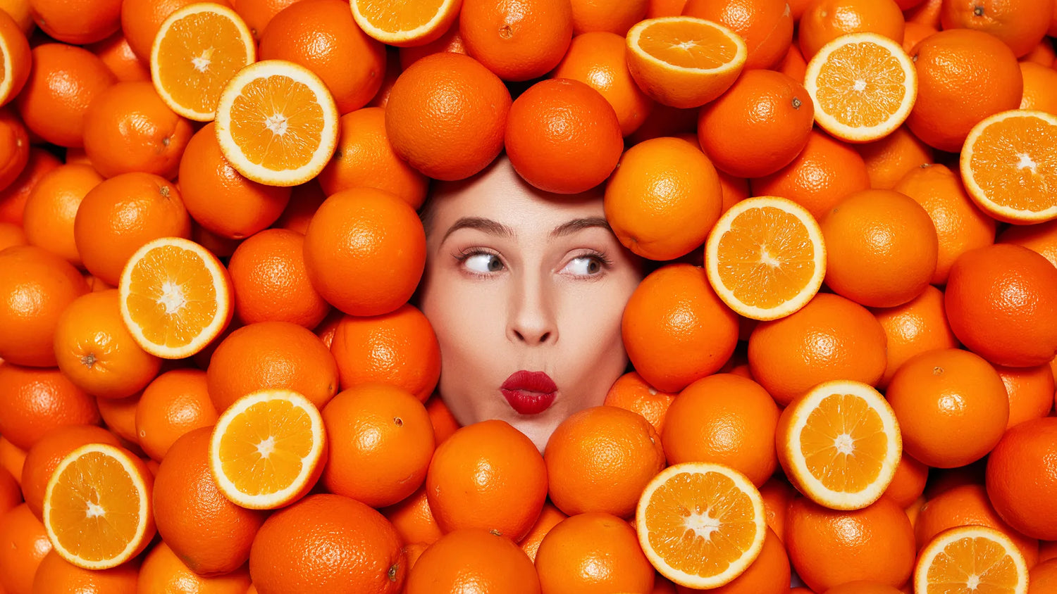 Vitamina C: tutti i benefici e le controindicazioni sulla pelle